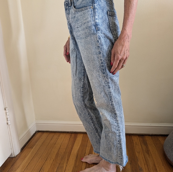 Veronica Beard - High-Waisted Straight-Leg Distressed Jeans - Picture 5 of 5